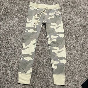 Hollister camo joggers